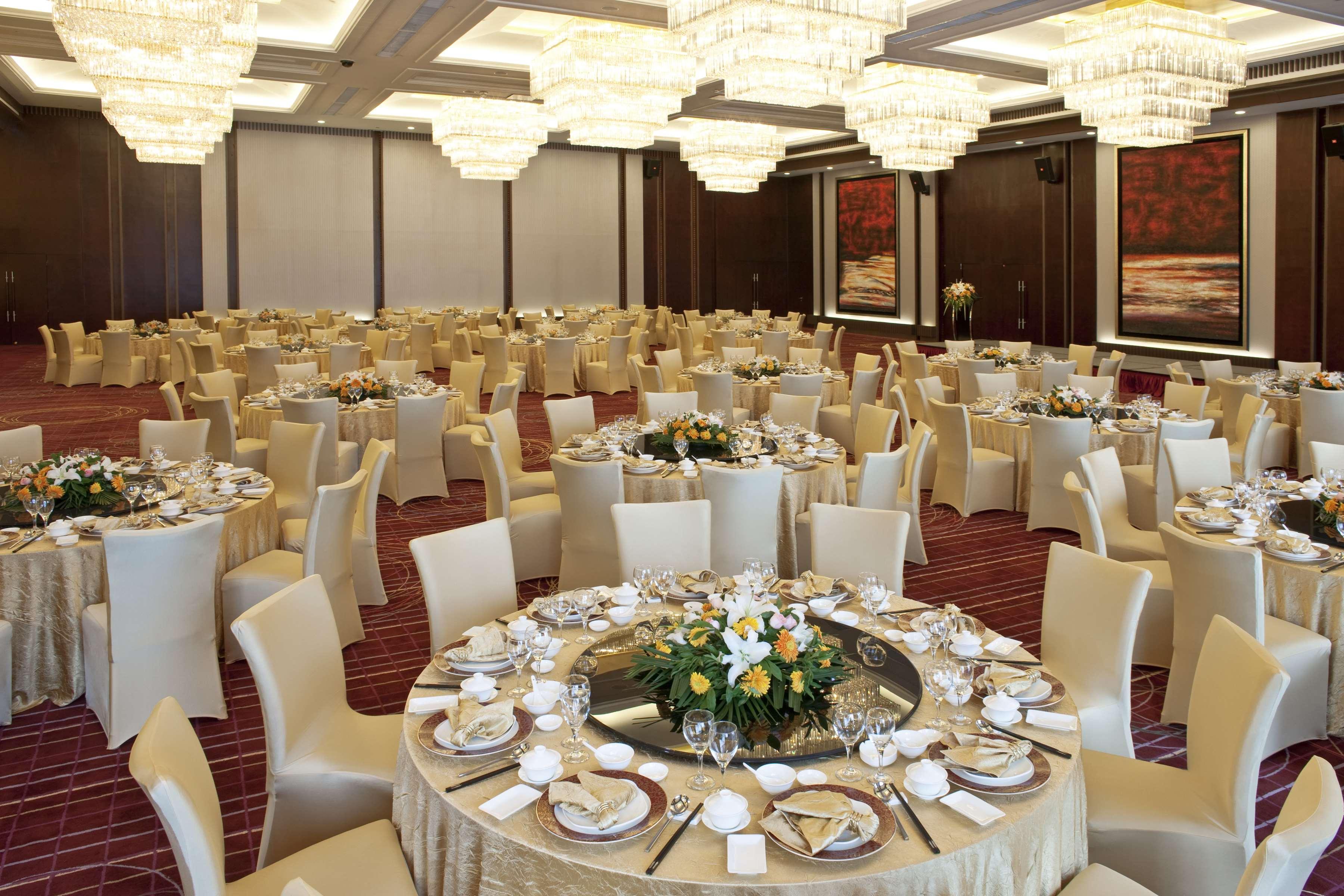 Radisson Tianjin Hotel Exterior photo